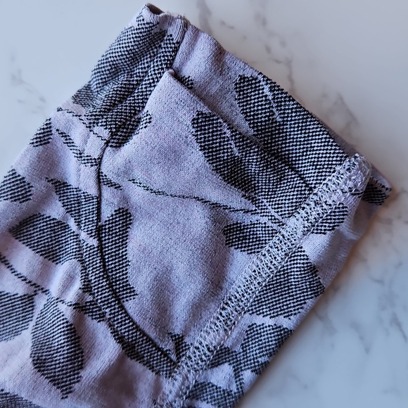 Athleta Lilac Gray Momentum Long Sleeve Tech Tee L - Picture 10 of 10